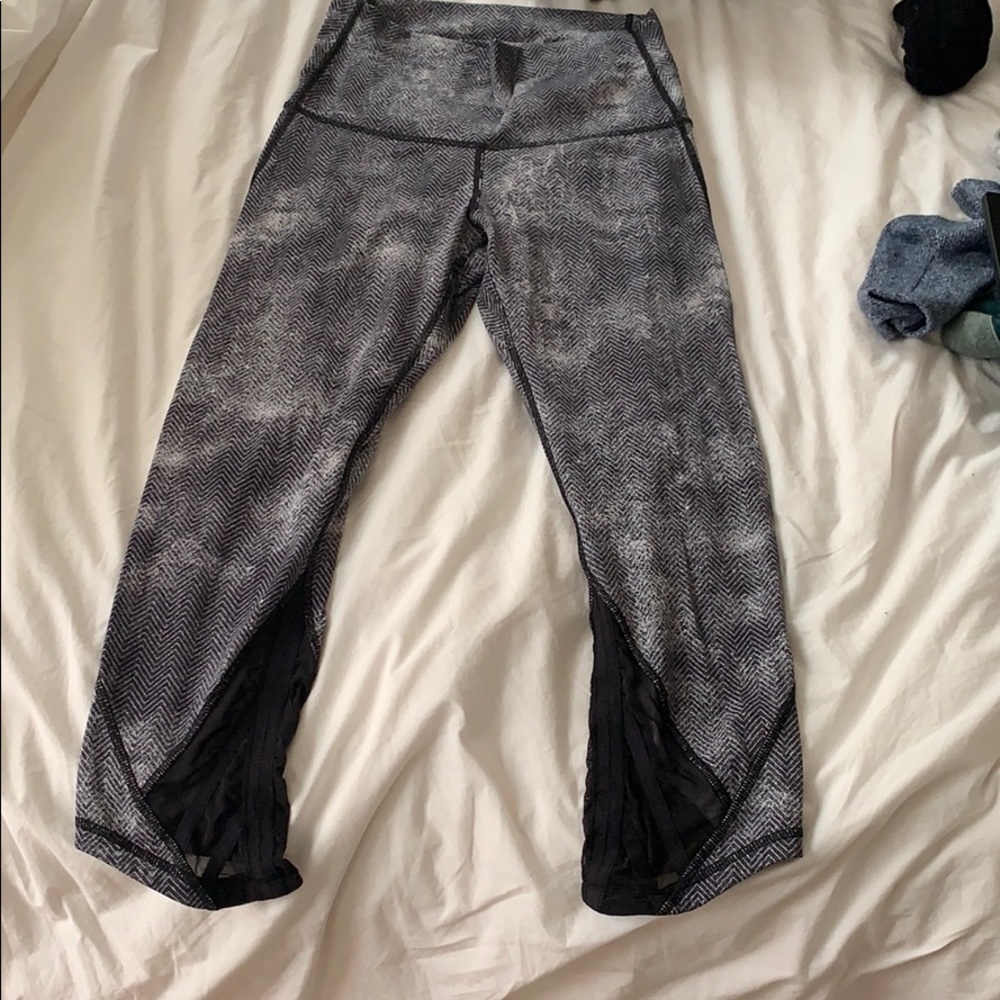 Lululemon cropped printed leggings